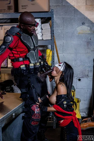 Asian Mummy Asa Akira gets pounded by suicide team member Lexington Steele - 3